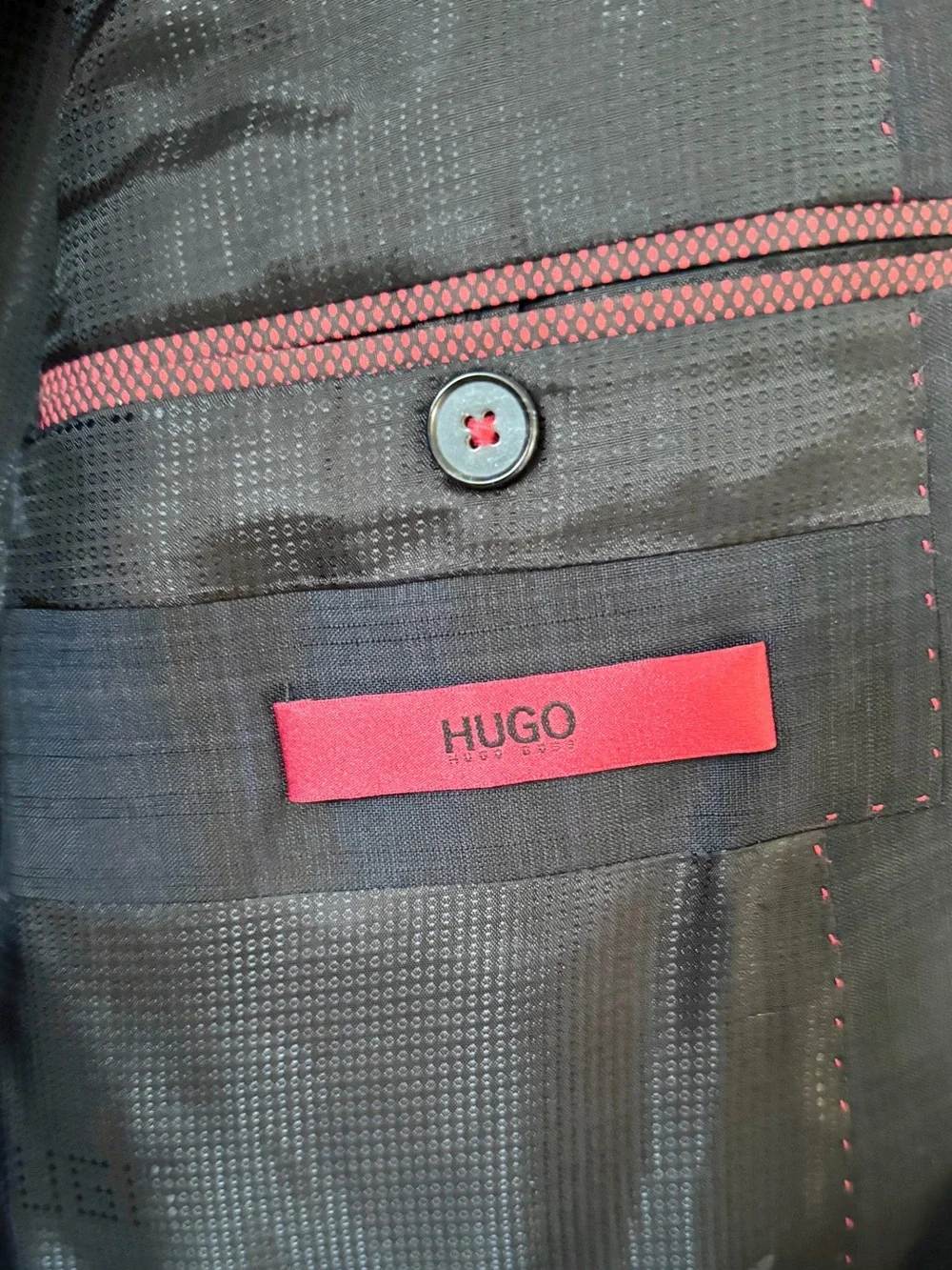 HUGO tailored two